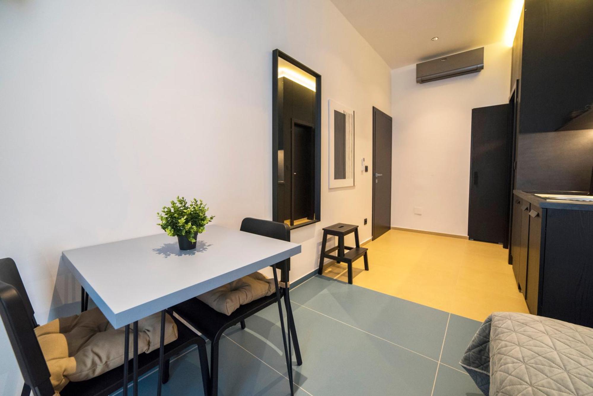 Apartments Bella Mia, 1St Floor ซาเกร็บ ภายนอก รูปภาพ